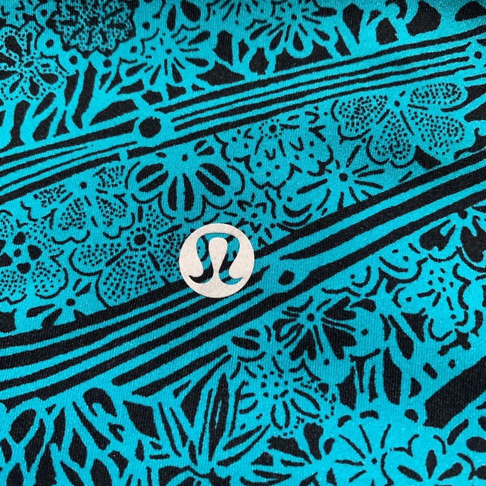 Lululemon In Movement Crop
*Everlux 19"
Kitakami Spirit Green Black - Picture 6 of 7